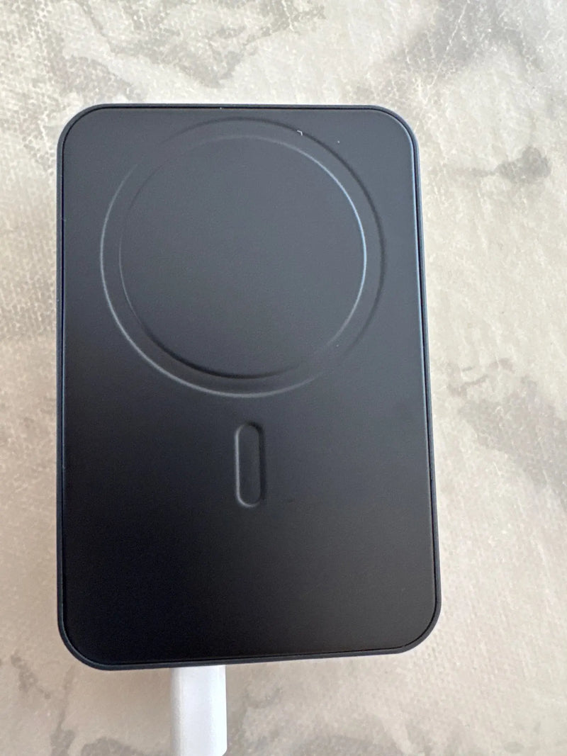 דשבורד עם CarPlay והמתאם מחובר