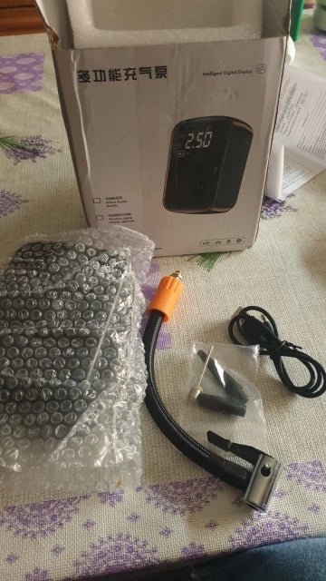 דשבורד עם CarPlay והמתאם מחובר