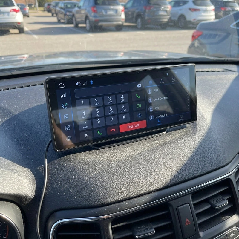 דשבורד עם CarPlay והמתאם מחובר