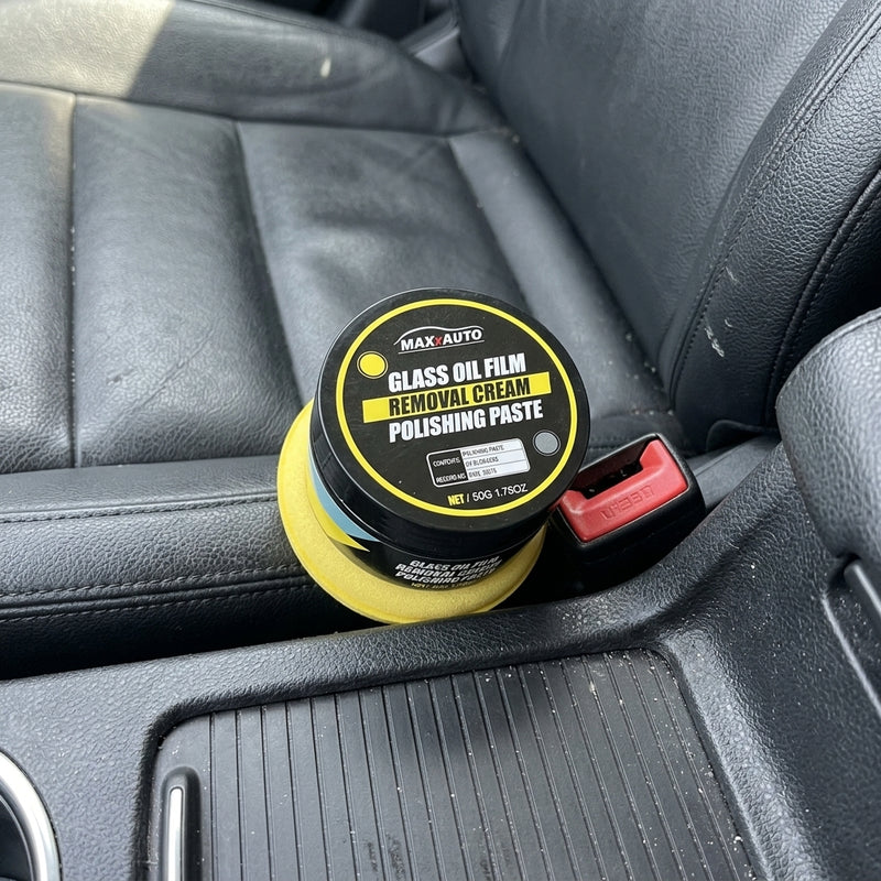 דשבורד עם CarPlay והמתאם מחובר