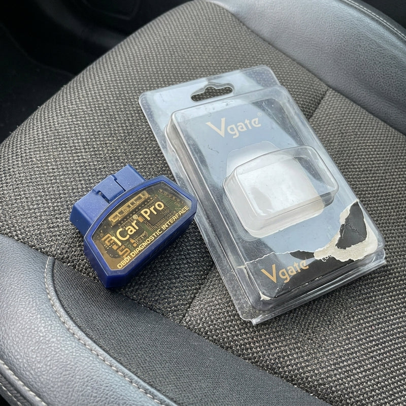 דשבורד עם CarPlay והמתאם מחובר