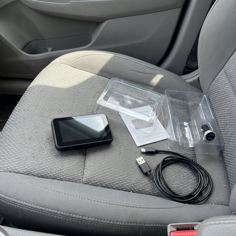 דשבורד עם CarPlay והמתאם מחובר